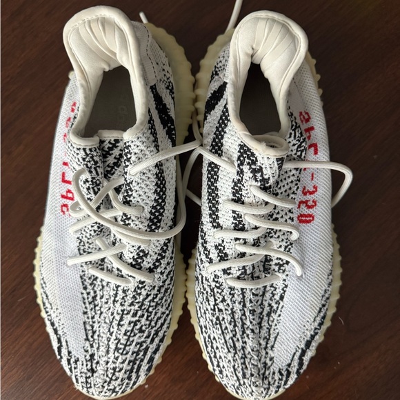 Adidas Men 6 Women 7.5 - Black and White - Picture 3 of 5